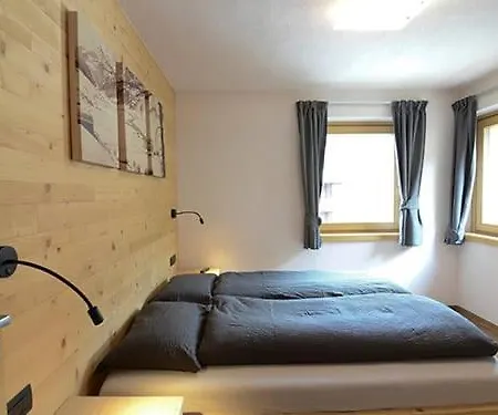 Paul Di Cantoni Mauro *